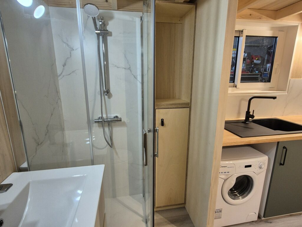 Instagram post from authentik_menuiseries. This post is in position 5.