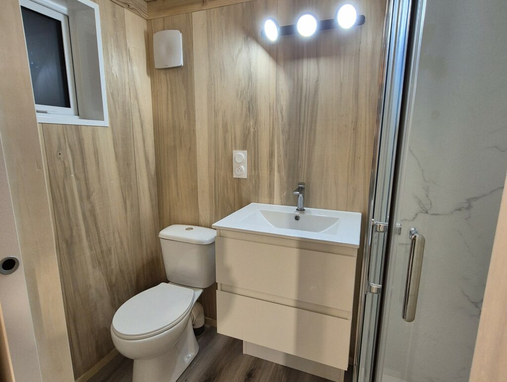 Instagram post from authentik_menuiseries. This post is in position 6.